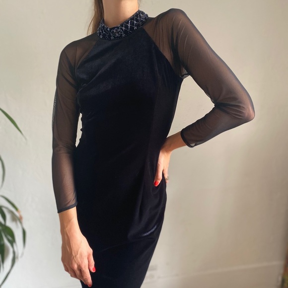 Beautiful vintage velour dress, sheer sleeve. Sz 6 - Picture 5 of 7